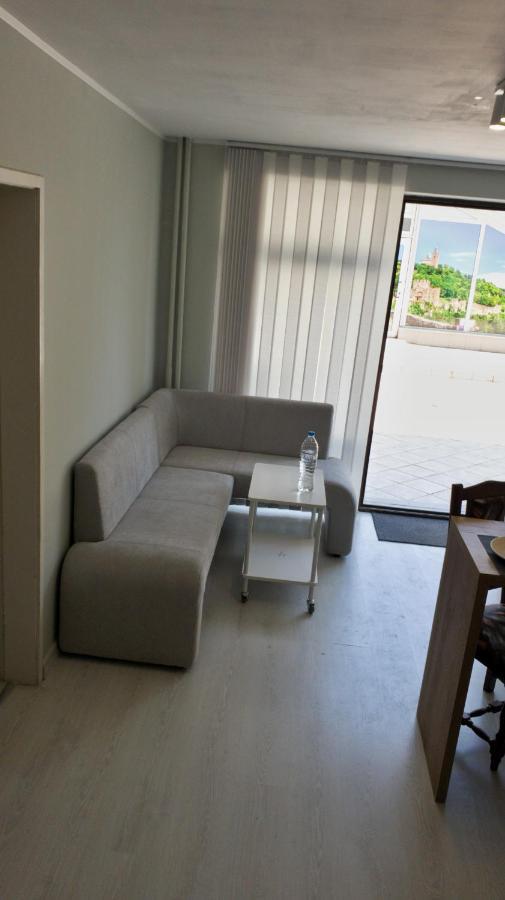Cozy Studio Near The Park With Huge Verandah. Veliko Tárnovo Exterior foto